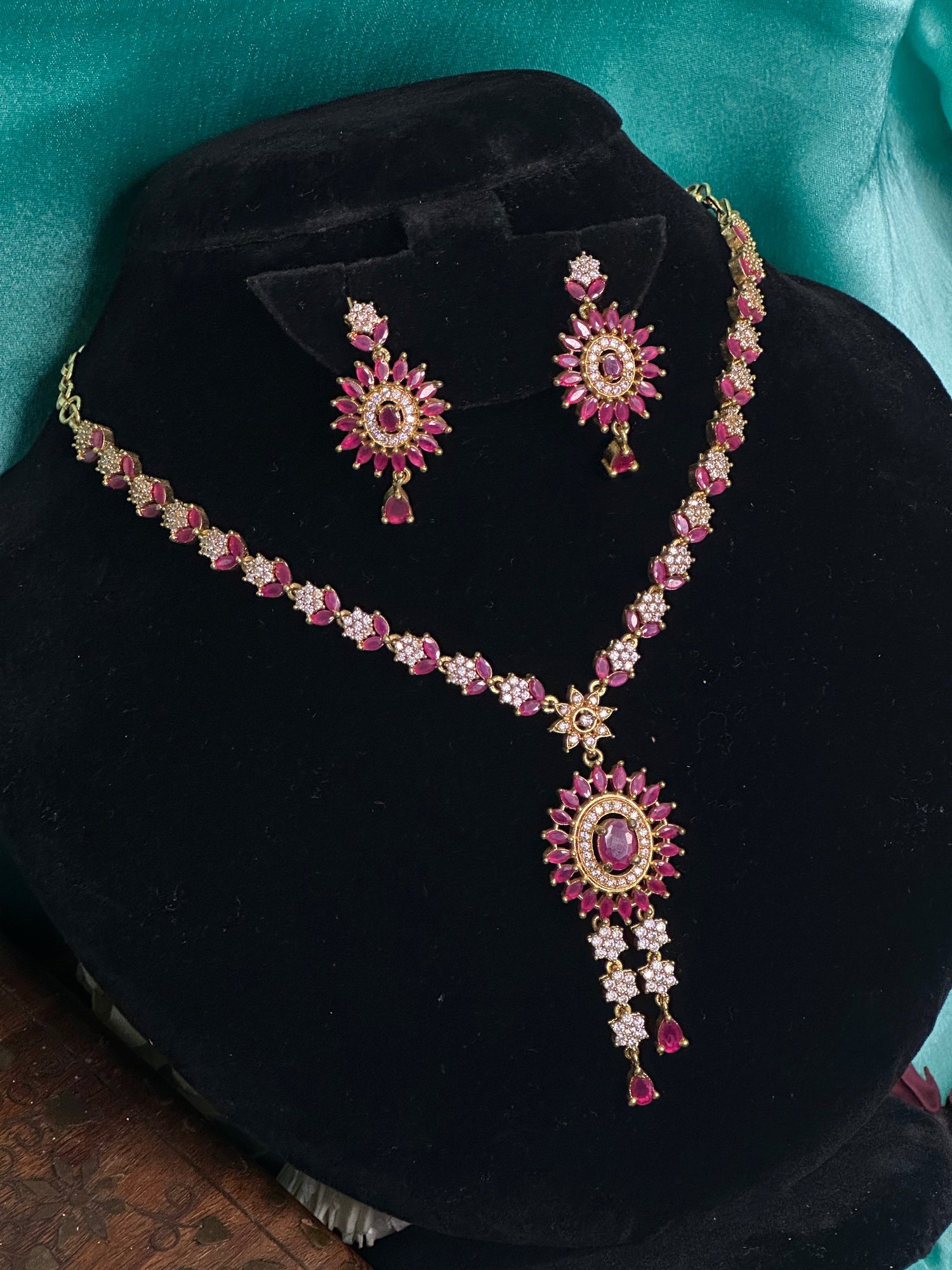 Necklace set